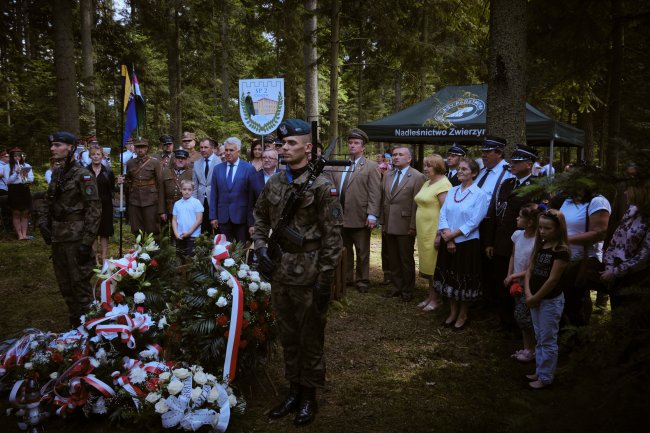 Uroczystości religijno-patriotyczne w leśnictwie Zielone.